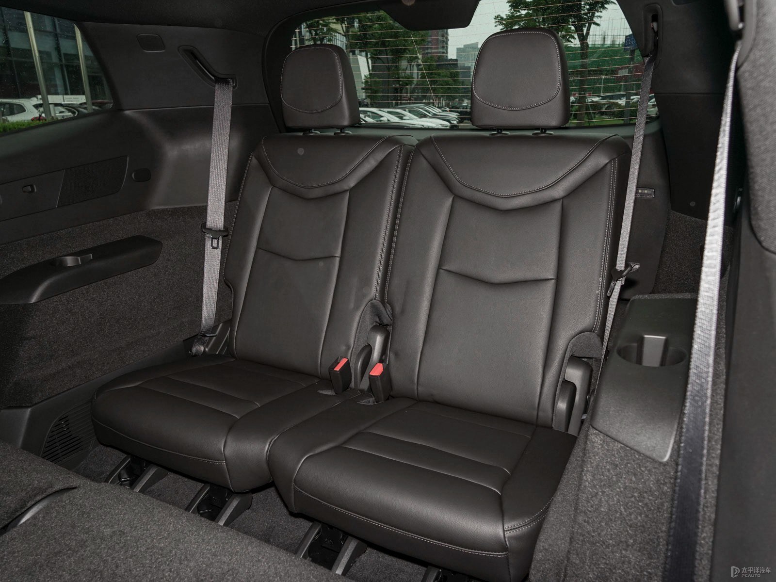 豪華與實(shí)用并存 凱迪拉克XT6 2022款2.0T兩驅(qū)豪華型7座內(nèi)飾深度解析